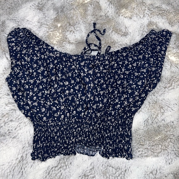 off the shoulder navy brandy melville crop top - Picture 2 of 2